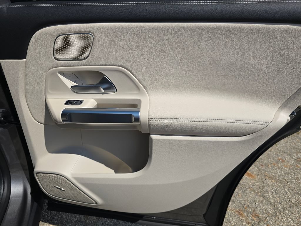 New 2026 Mercedes-Benz GLB 250 4MATIC image 23