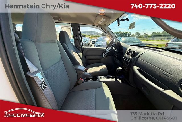 Used 2006 Jeep Liberty Sport AWD/4WD image 25