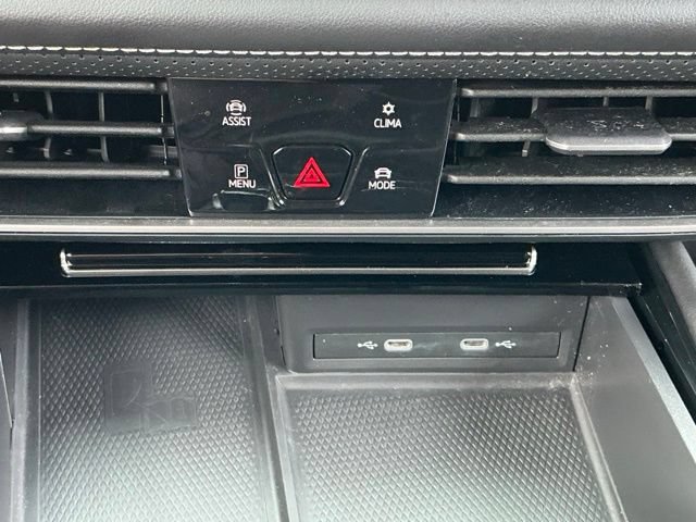 Certified 2024 Volkswagen Atlas Cross Sport SE w/ Panoramic Sunroof Package FWD image 27