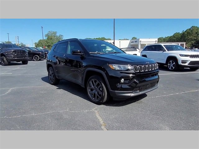 New 2026 Jeep Compass Limited image 17