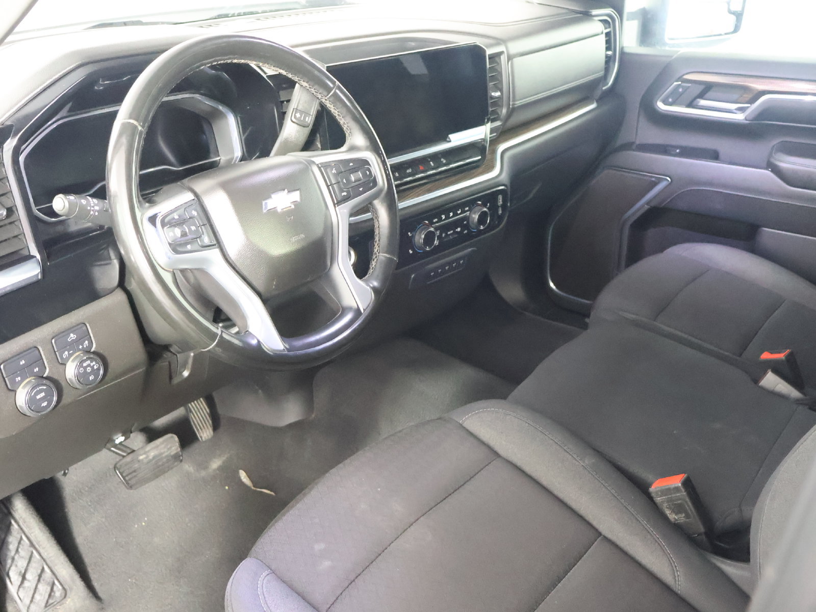 Used 2024 Chevrolet Silverado 2500 LT w/ Convenience Package AWD/4WD image 24