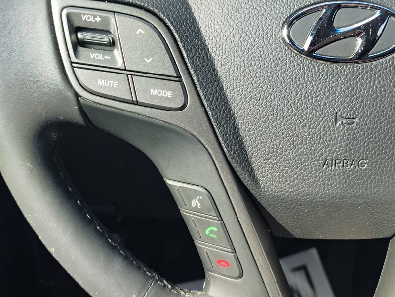 Used 2015 Hyundai Santa Fe Sport 2.0T w/ Option Group 05 AWD/4WD image 29