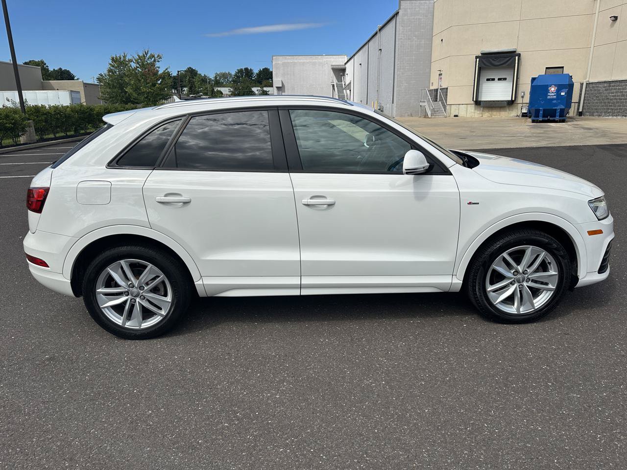 Used 2018 Audi Q3 2.0T Premium w/ Convenience Package AWD/4WD image 4