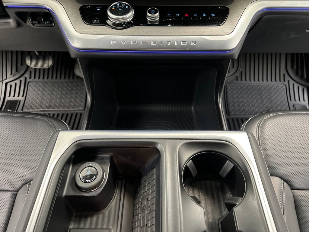 Used 2025 Ford Expedition Platinum AWD/4WD image 51