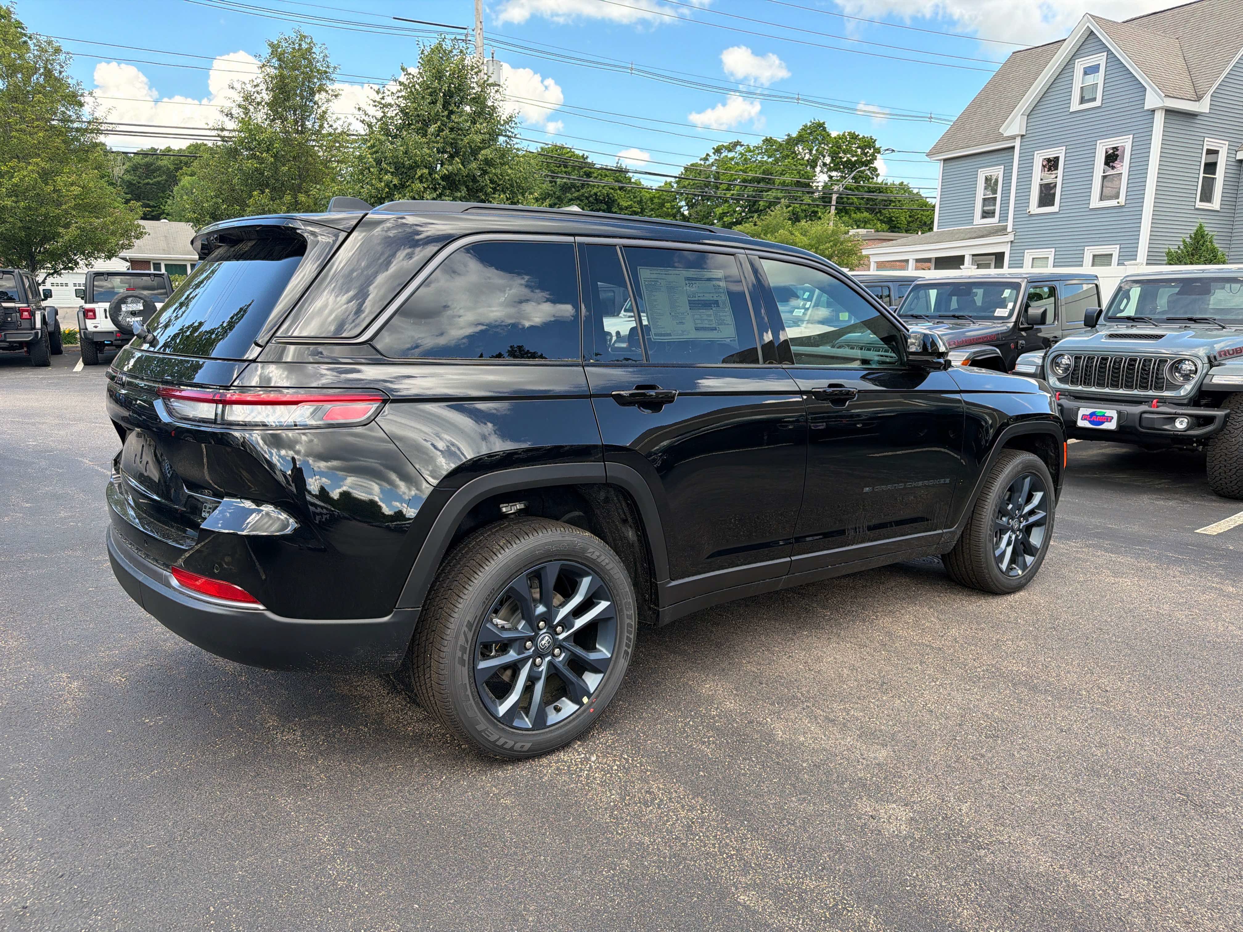 New 2026 Jeep Grand Cherokee Limited AWD/4WD image 2