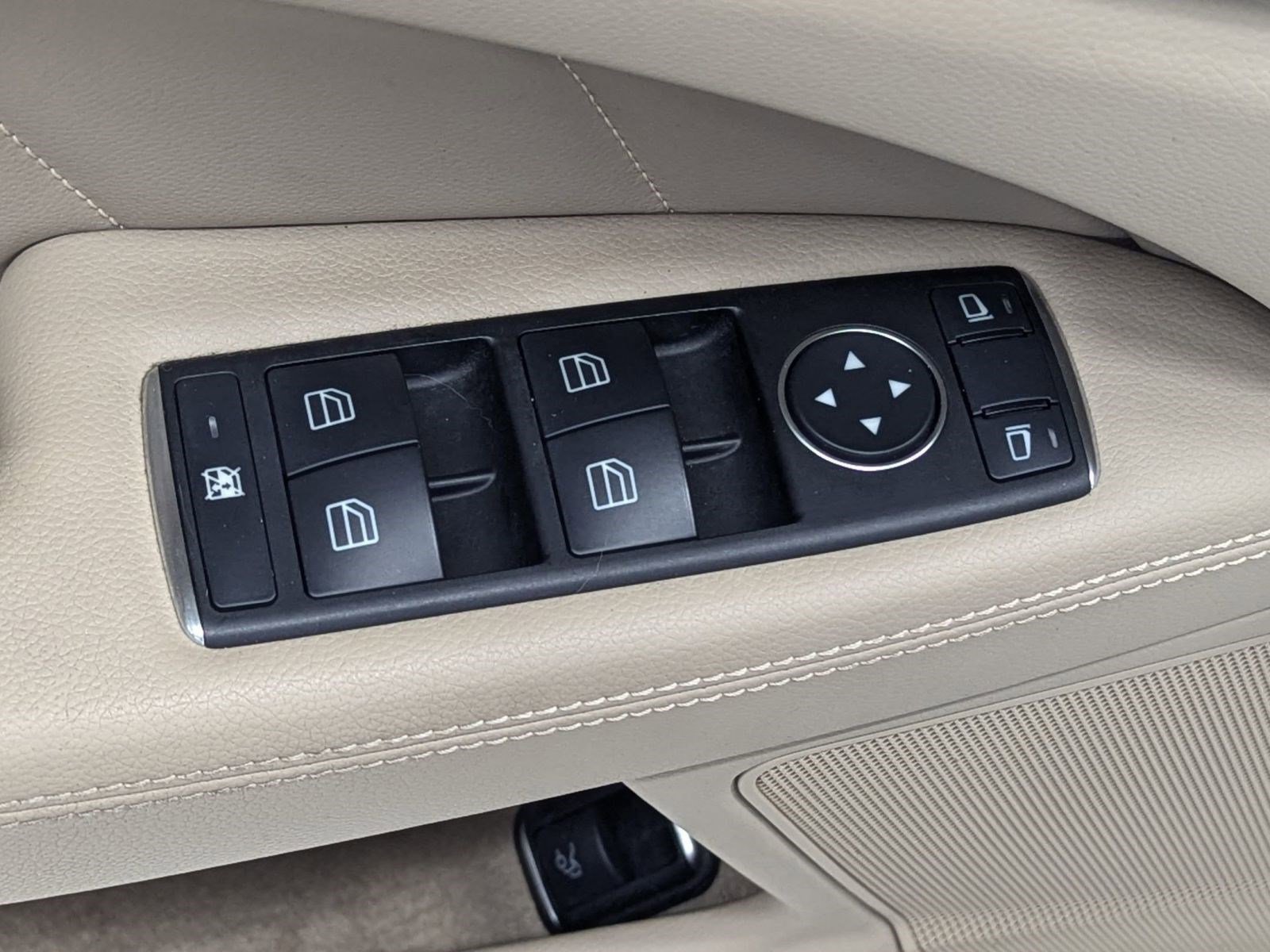 Used 2013 Mercedes-Benz CLS 550 4MATIC image 16