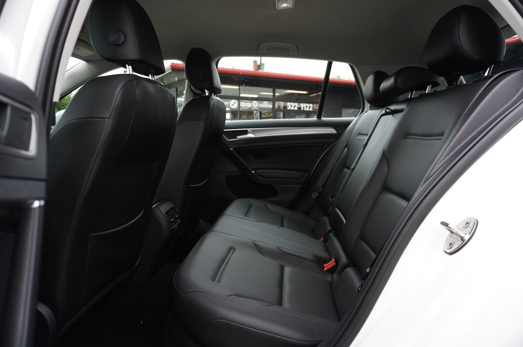 Used 2016 Volkswagen e-Golf SEL Premium w/ Driver Assistance Package FWD image 24