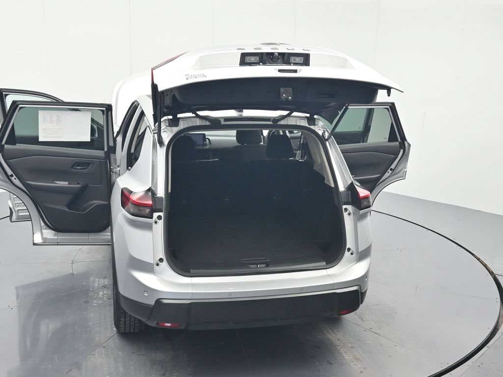Used 2024 Nissan Rogue S FWD image 44