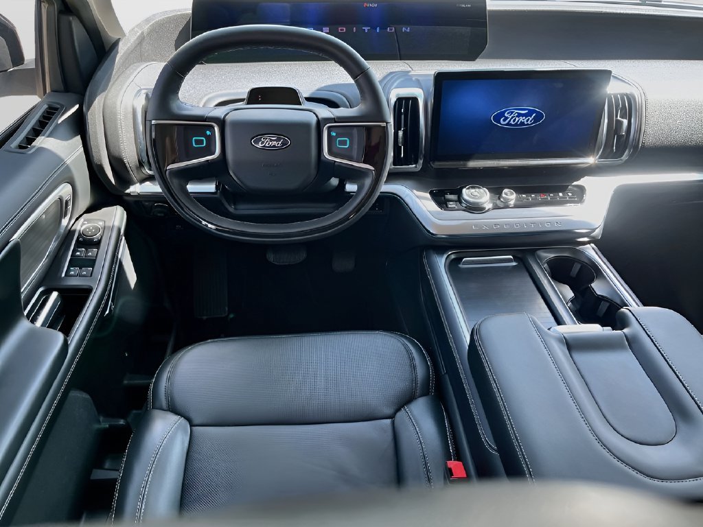 Used 2025 Ford Expedition Max Platinum AWD/4WD image 24
