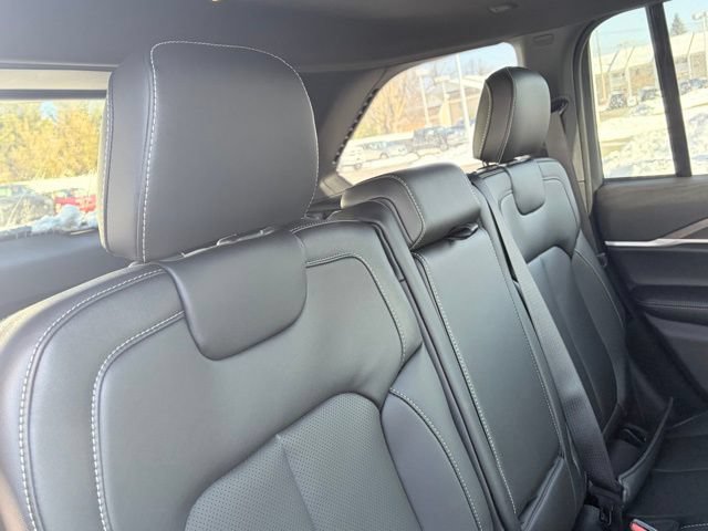 New 2026 Jeep Grand Cherokee Limited w/ Luxury Tech Group II AWD/4WD image 33