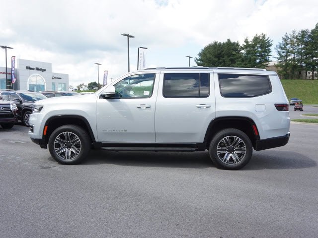 New 2022 Jeep Wagoneer Series III image 5