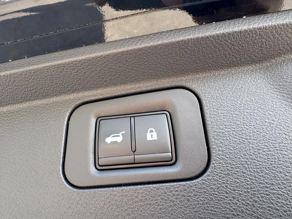 Certified 2025 Nissan Armada SL AWD/4WD image 11