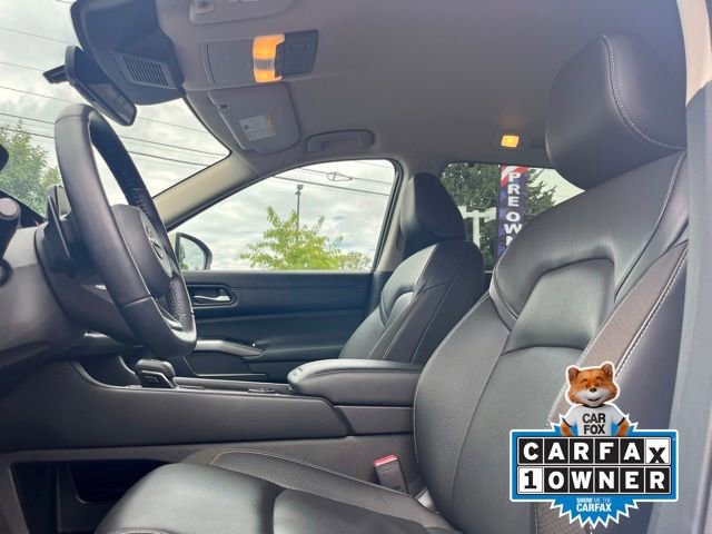 Certified 2024 Nissan Pathfinder SL w/ Black Appearance Package image 23