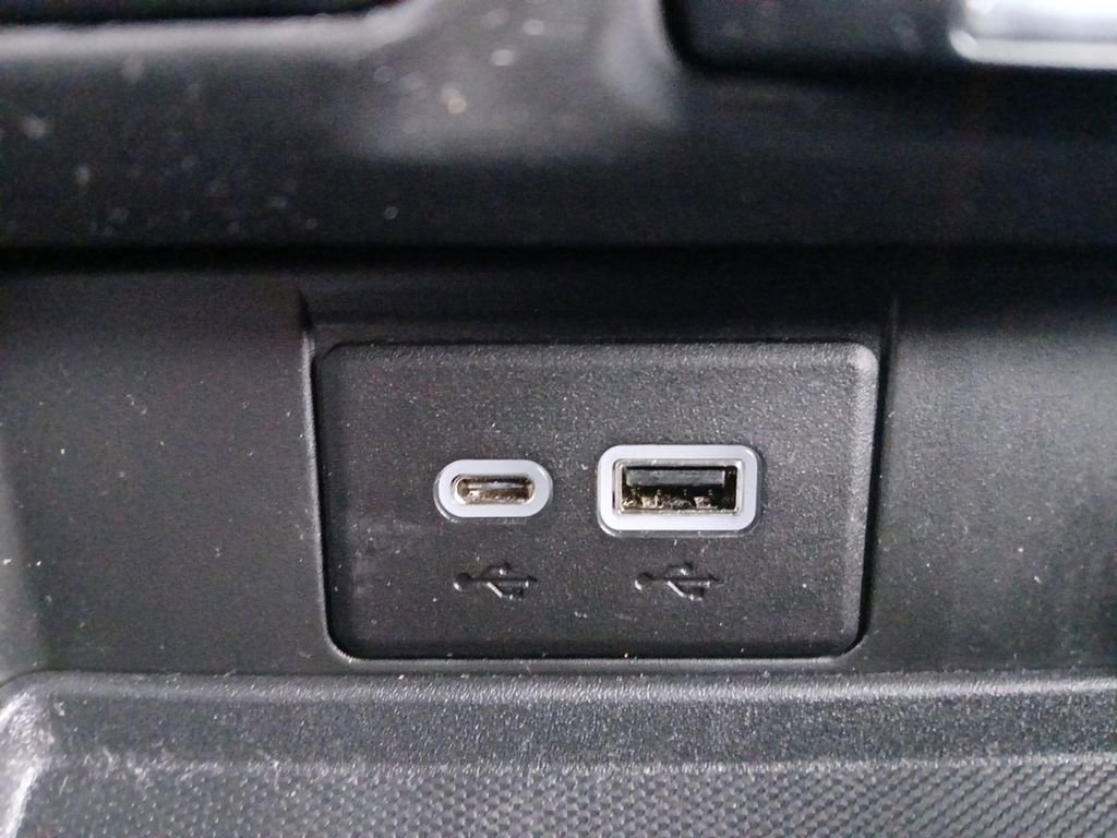 Used 2022 Chevrolet Tahoe Z71 w/ Luxury Package image 6