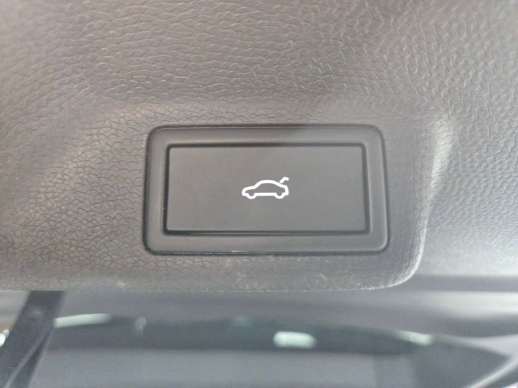 Used 2025 Volkswagen ID. Buzz Pro S Plus AWD/4WD image 51