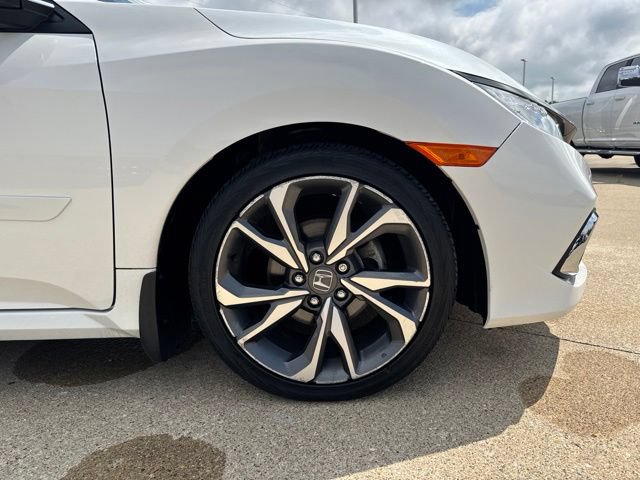 Used 2019 Honda Civic Touring image 9