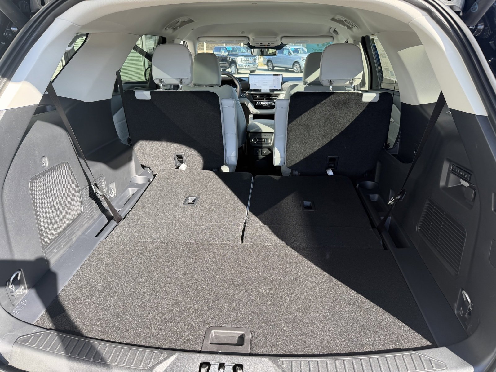 New 2026 Ford Explorer Platinum image 39