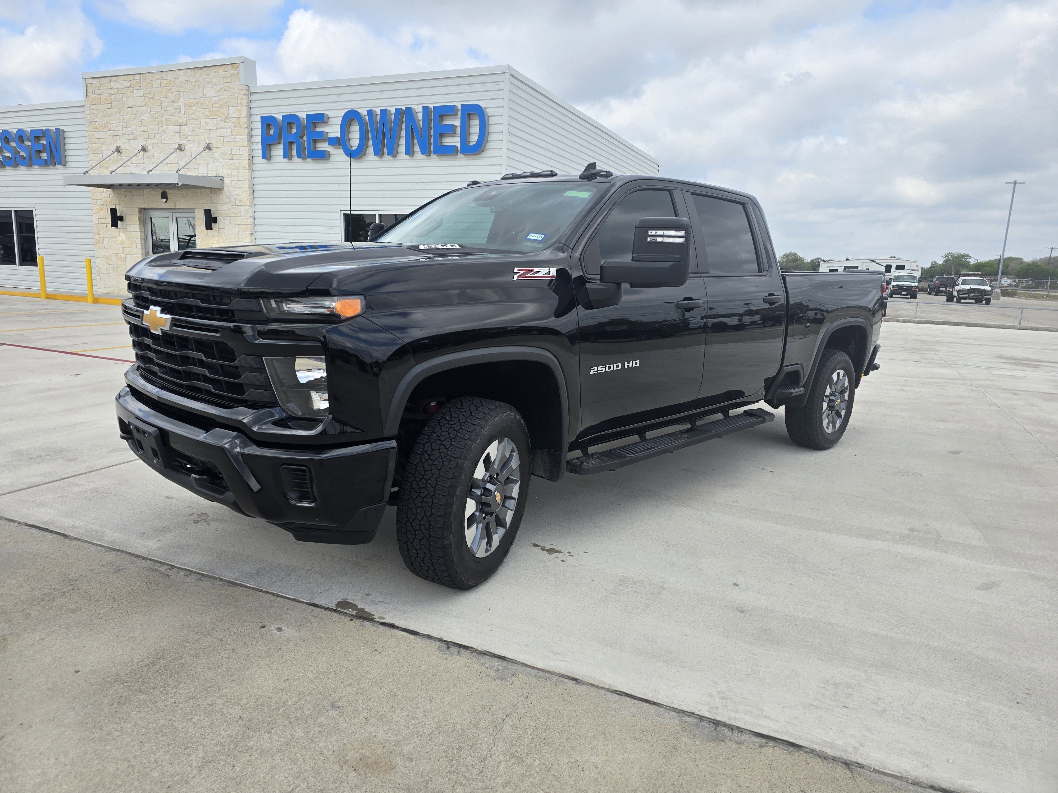 Used 2024 Chevrolet Silverado 2500 Custom w/ Custom Value Package image 7