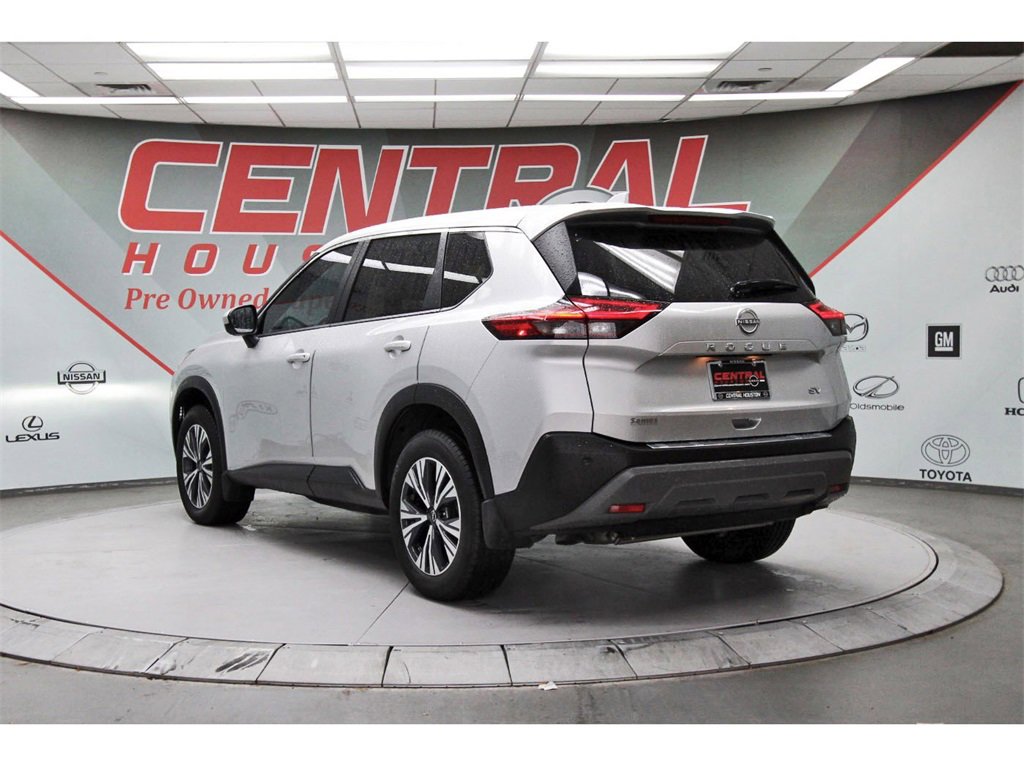 Used 2023 Nissan Rogue SV image 4