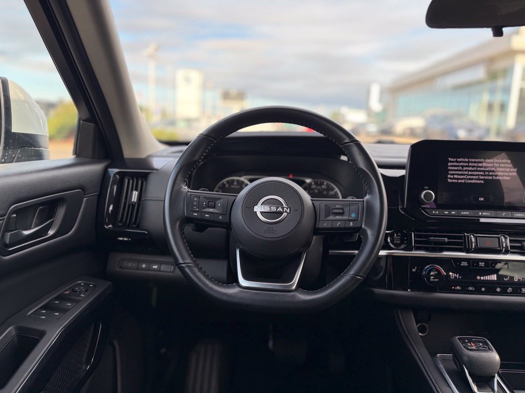 Used 2025 Nissan Pathfinder SV AWD/4WD image 24