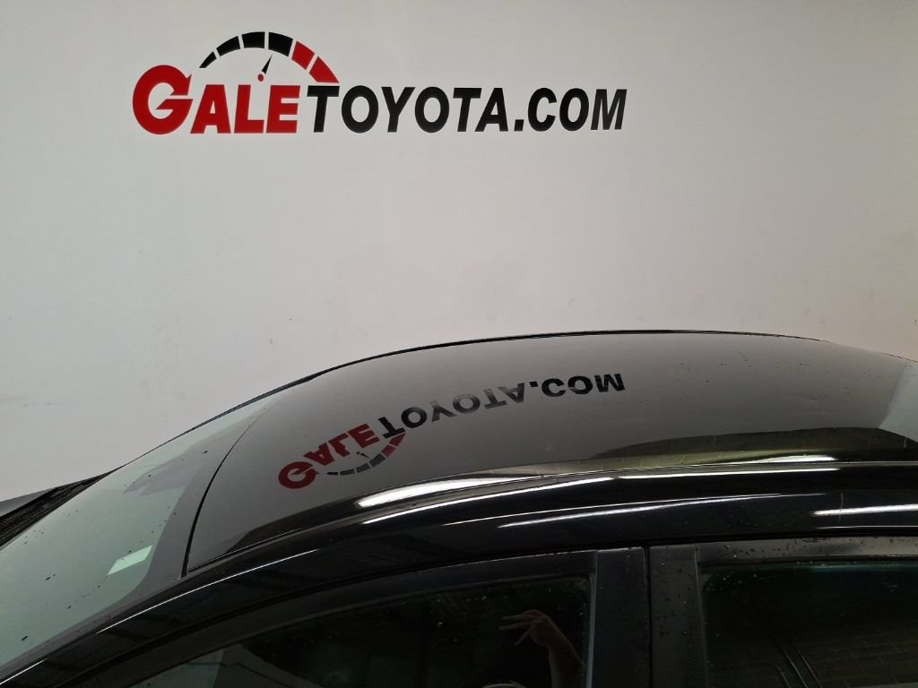Used 2018 Toyota Corolla LE FWD image 8