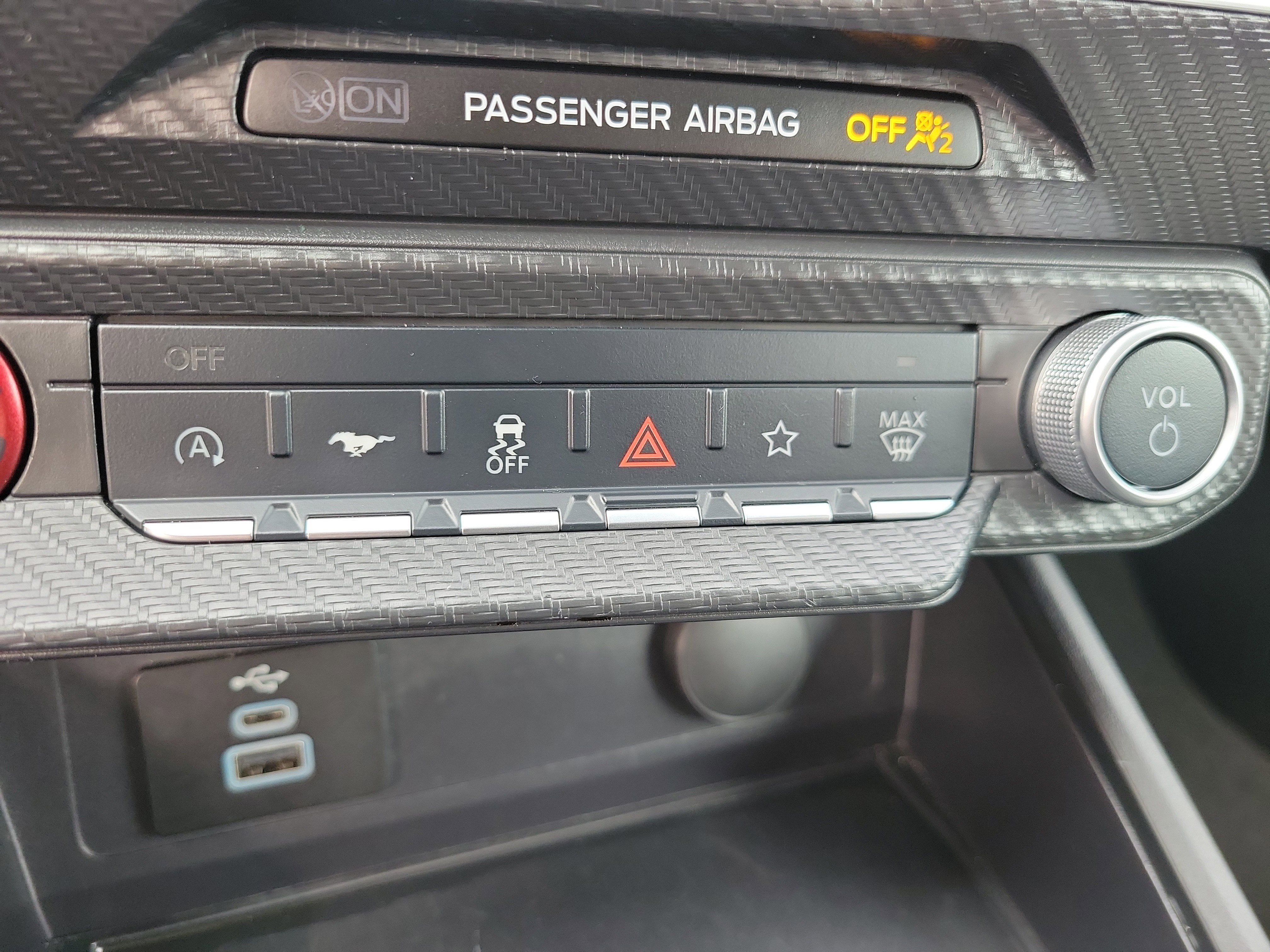 Used 2025 Ford Mustang Premium image 16