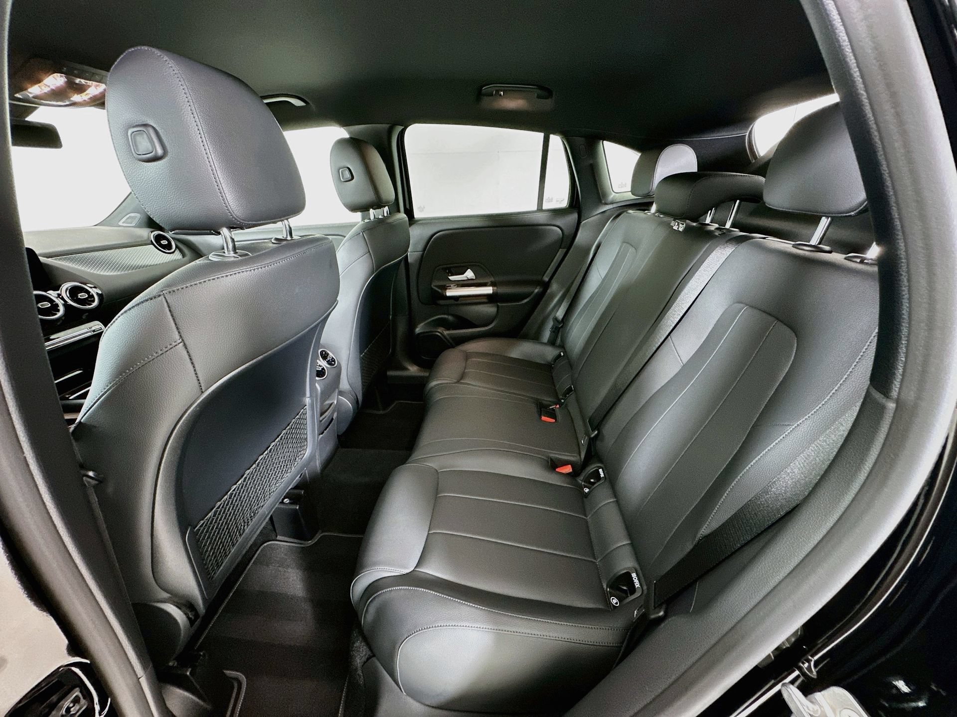 Used 2025 Mercedes-Benz GLA 250 image 24
