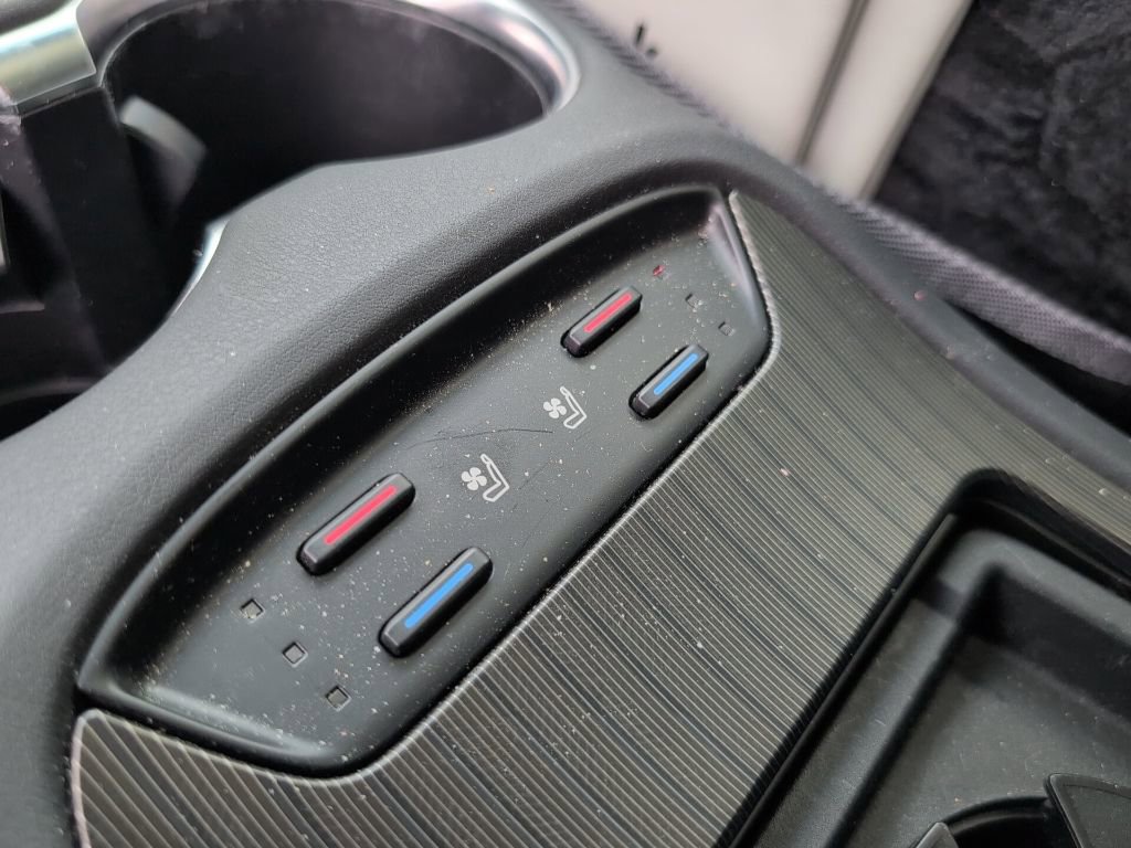 Used 2024 Toyota Venza Limited image 18