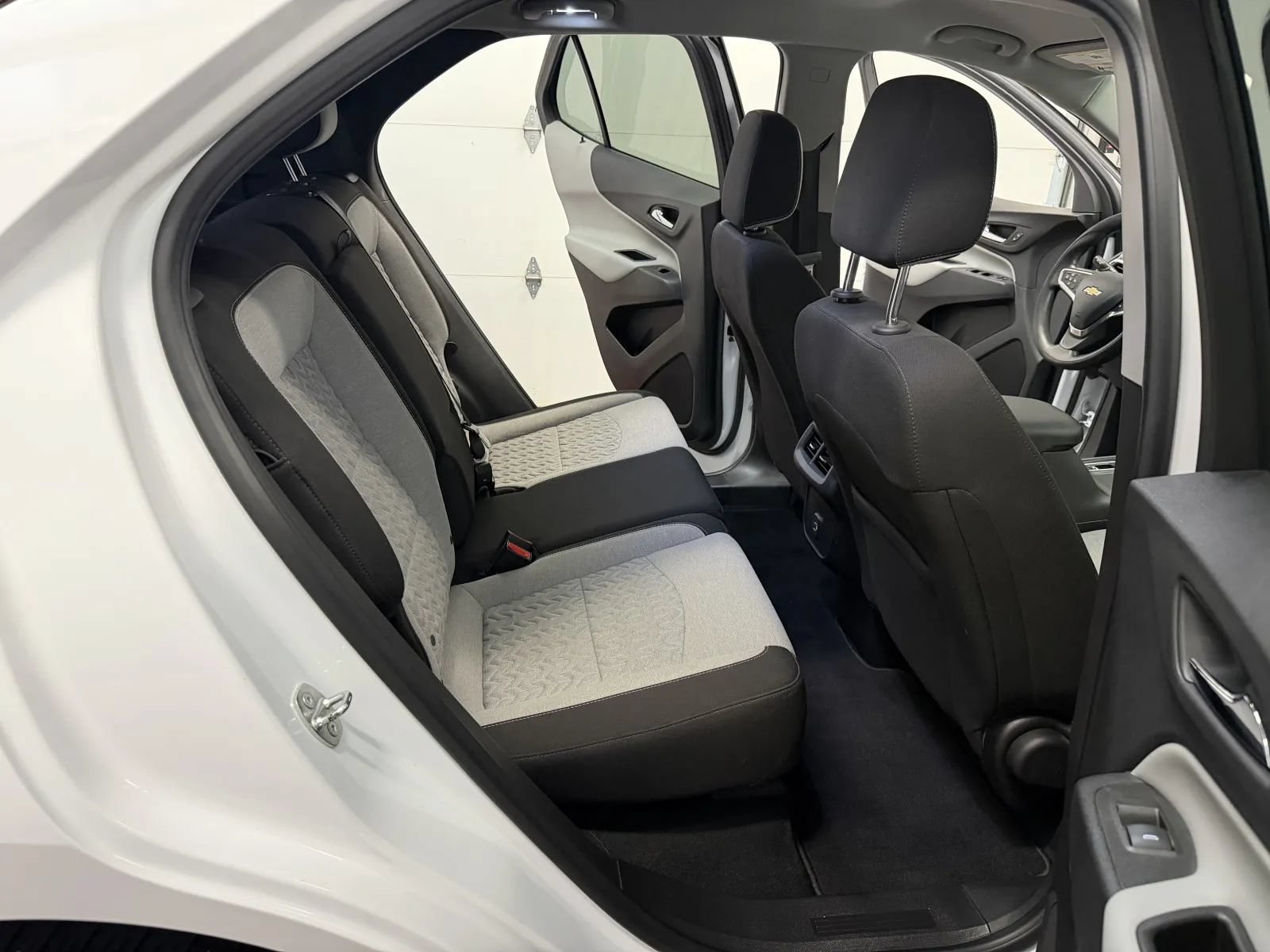 Used 2023 Chevrolet Equinox LS w/ LS Convenience Package AWD/4WD image 43