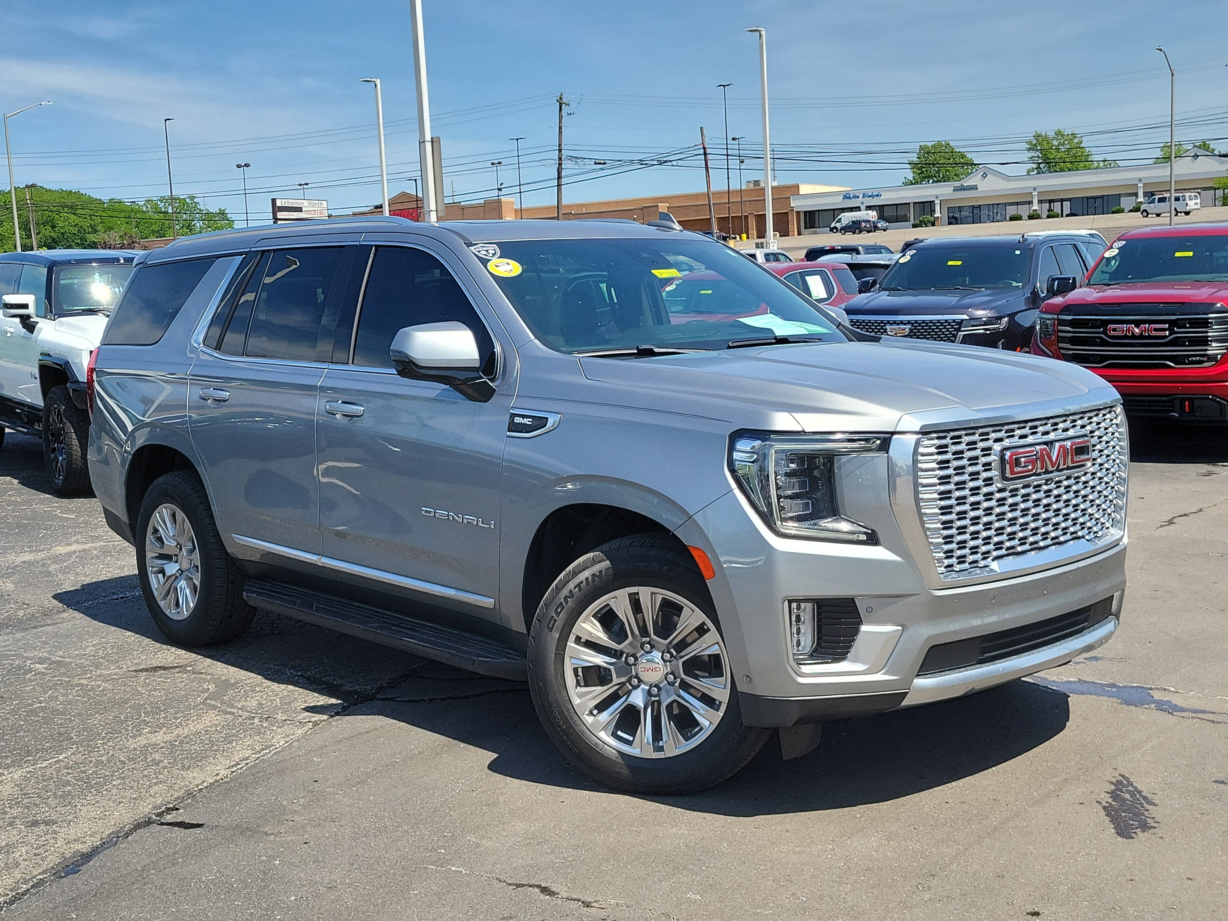 Used 2024 GMC Yukon Denali w/ Advanced Technology Package AWD/4WD image 29