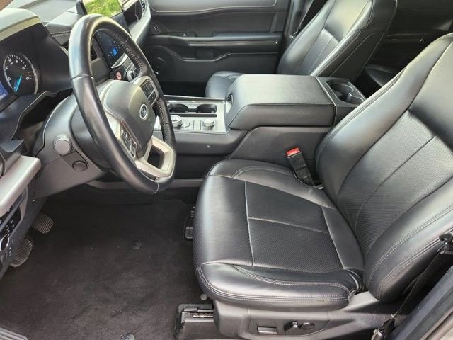 Used 2024 Ford Expedition XLT image 12