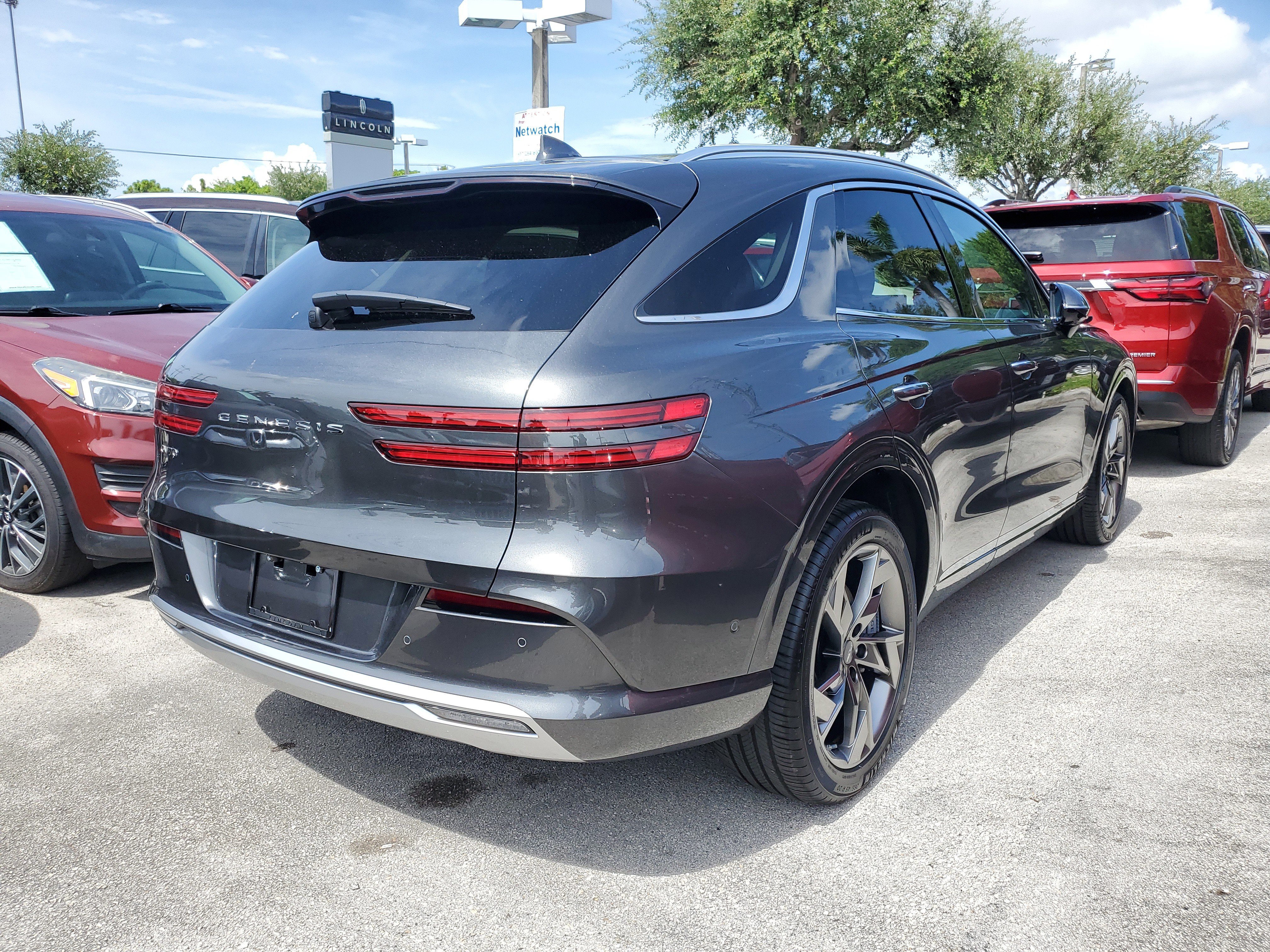 Used 2025 Genesis Electrified GV70 Advanced image 5