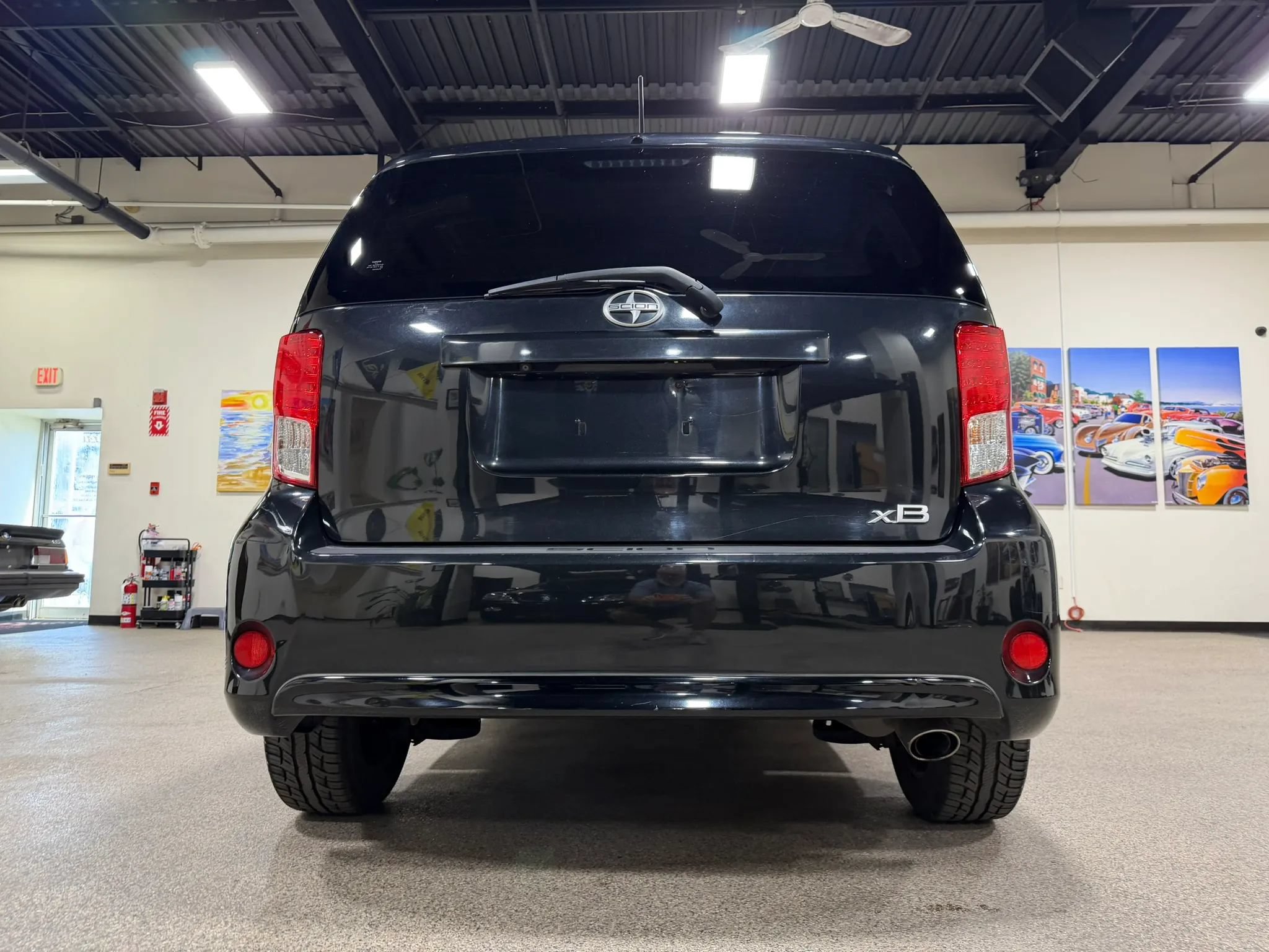 Used 2015 Scion xB FWD image 18