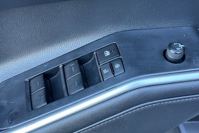 Used 2023 Toyota Highlander LE image 12