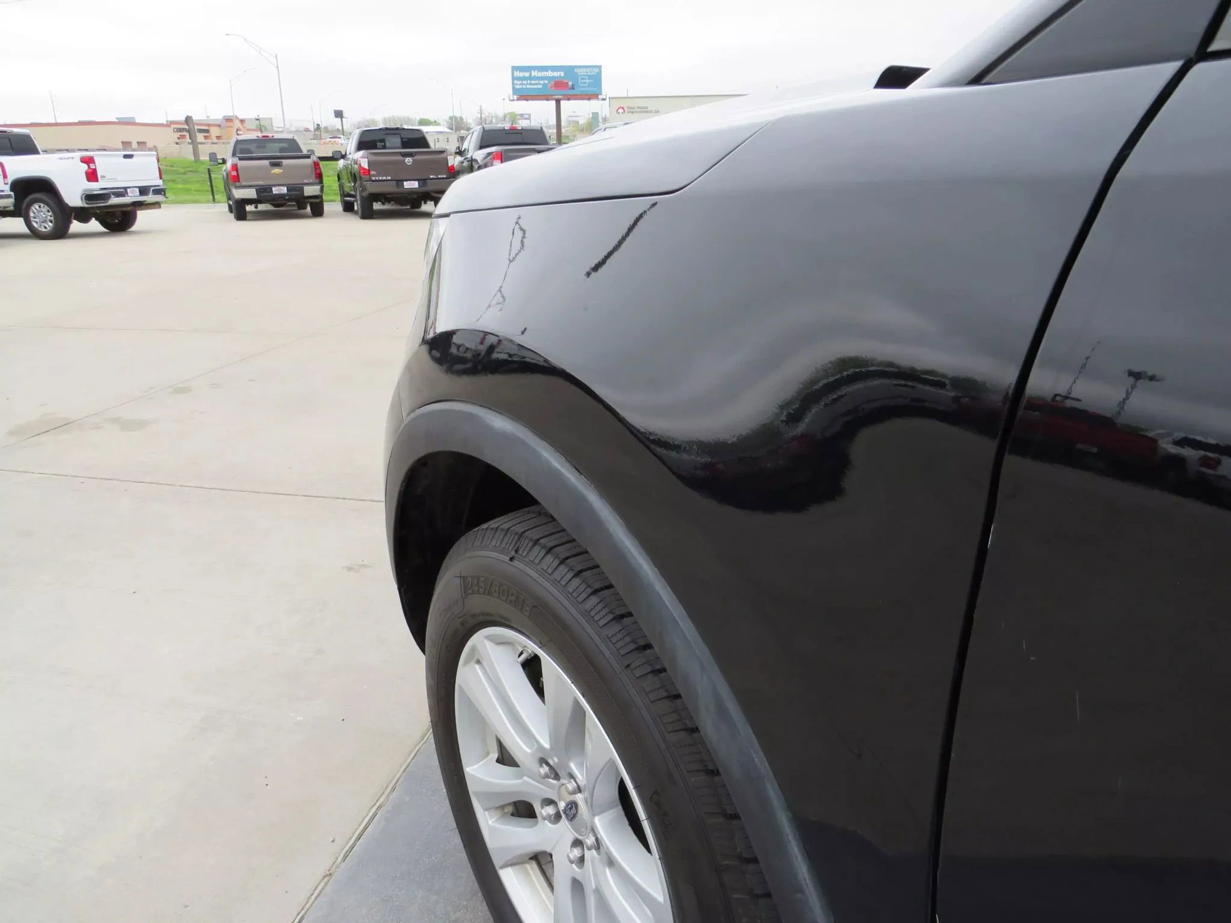 Used 2018 Ford Explorer XLT image 24