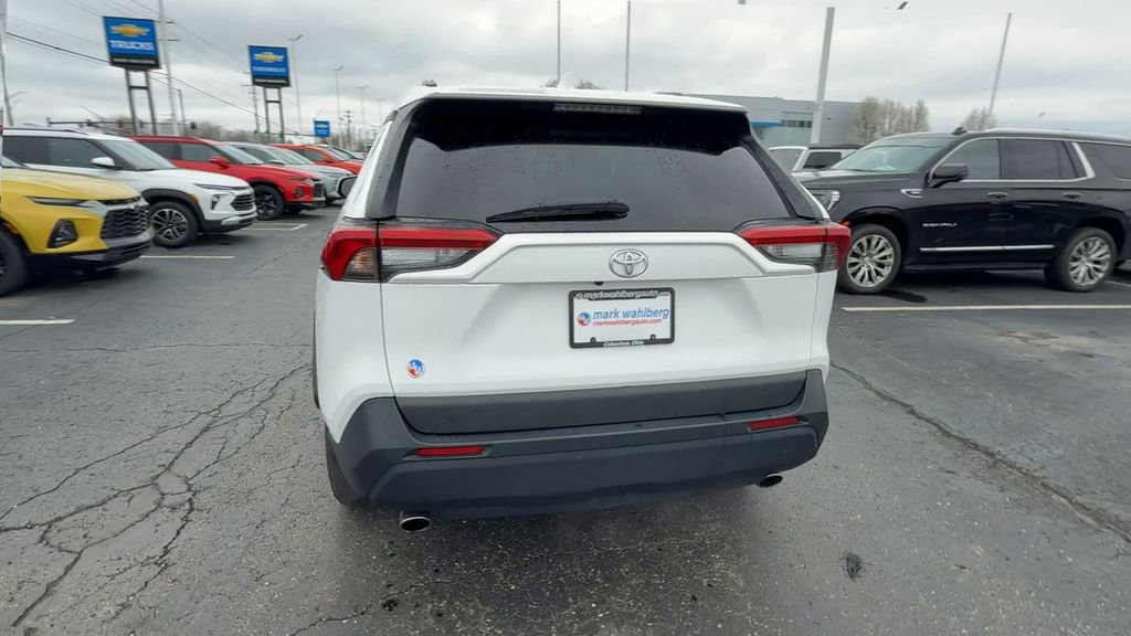 Used 2022 Toyota RAV4 XLE AWD/4WD image 7