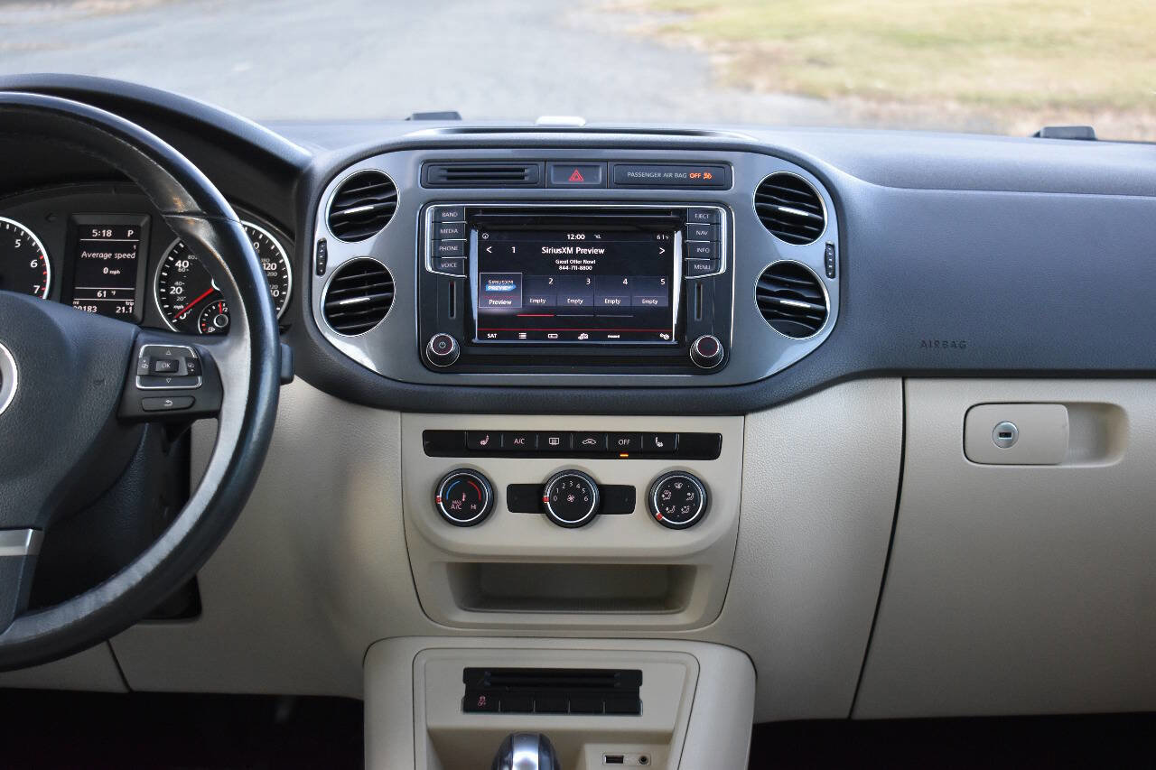 Used 2016 Volkswagen Tiguan SE image 22