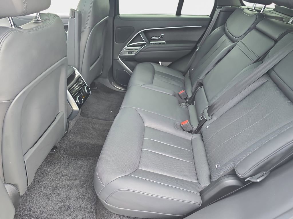 Certified 2023 Land Rover Range Rover SE image 15