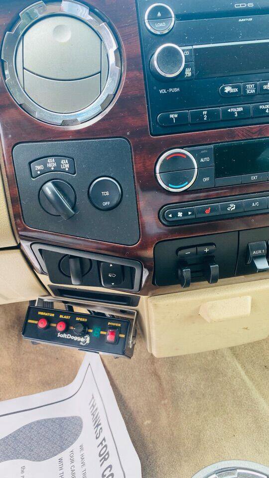 Used 2010 Ford F250 Lariat image 23