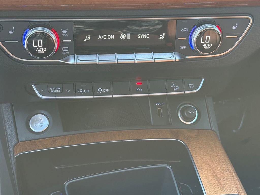Used 2021 Audi Q5 2.0T Premium w/ Convenience Package AWD/4WD image 30