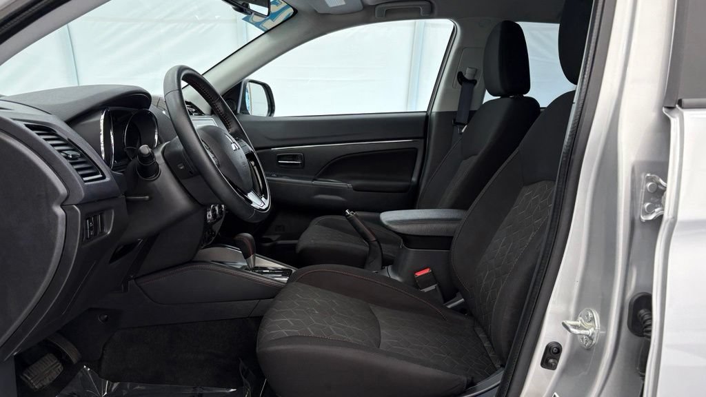 Used 2025 Mitsubishi Outlander Sport ES AWD/4WD image 12