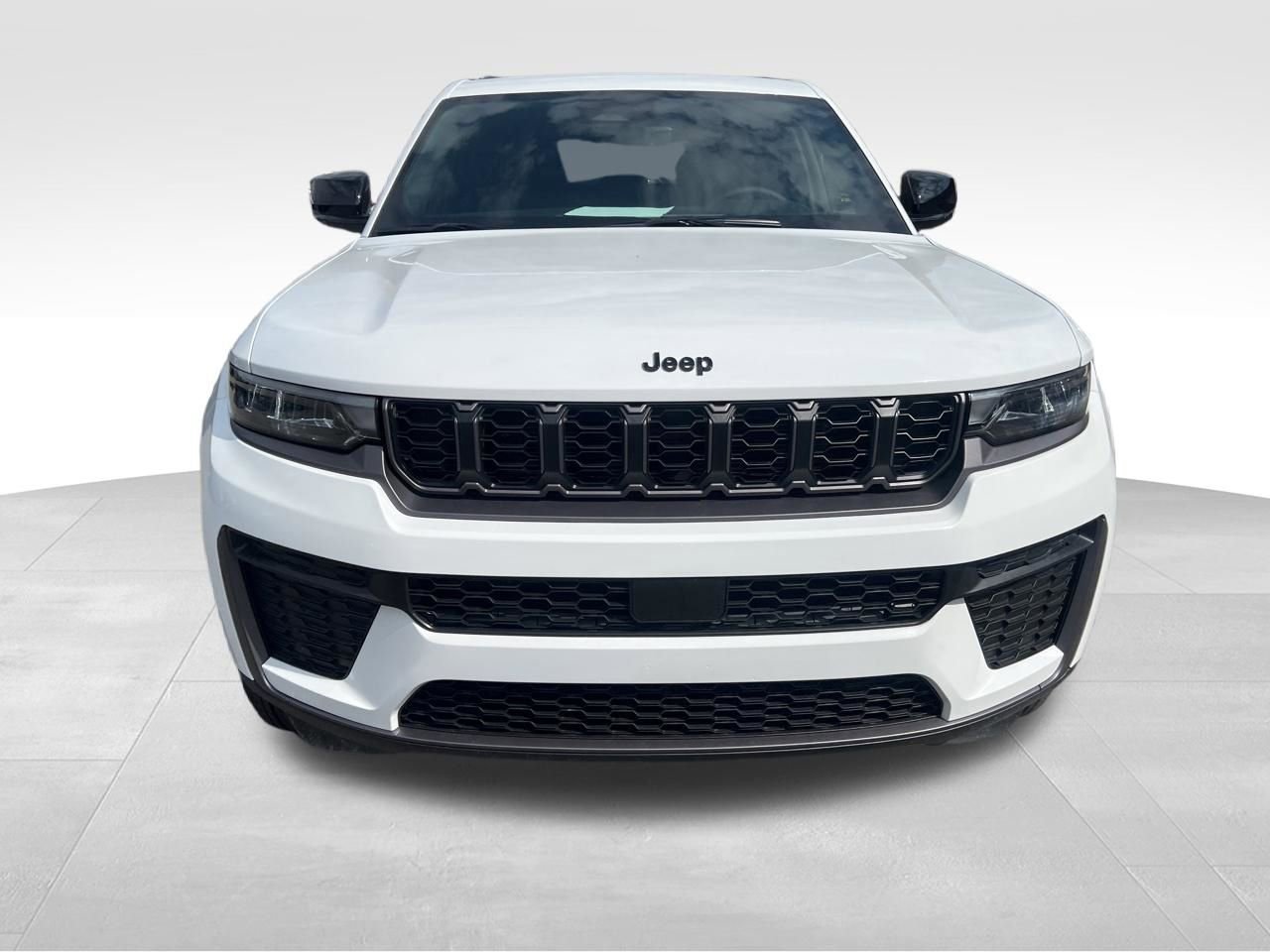 New 2026 Jeep Grand Cherokee Altitude AWD/4WD image 8