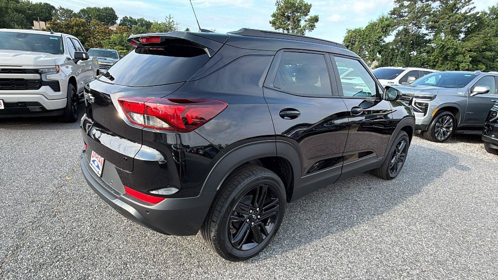 New 2026 Chevrolet TrailBlazer LT w/ Midnight Edition FWD image 8