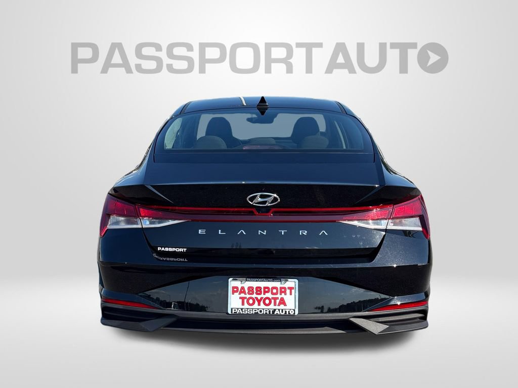 Used 2023 Hyundai Elantra SEL w/ Convenience Package FWD image 7