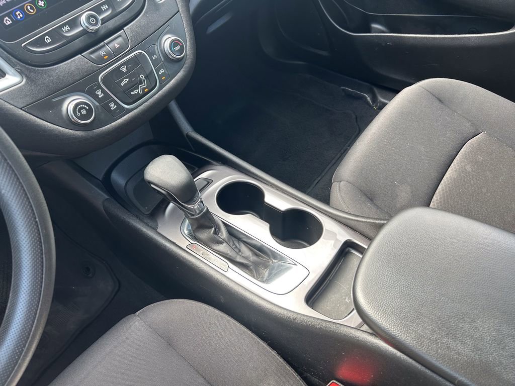 Used 2022 Chevrolet Malibu LS image 27