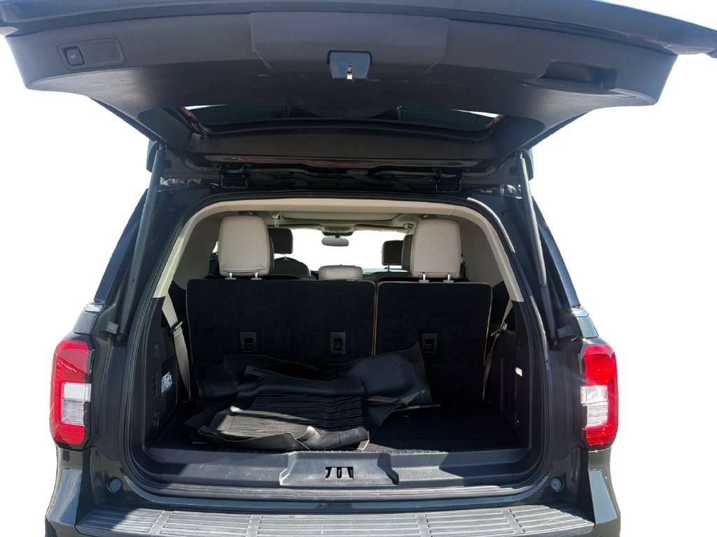 Used 2022 Ford Expedition XLT AWD/4WD image 17