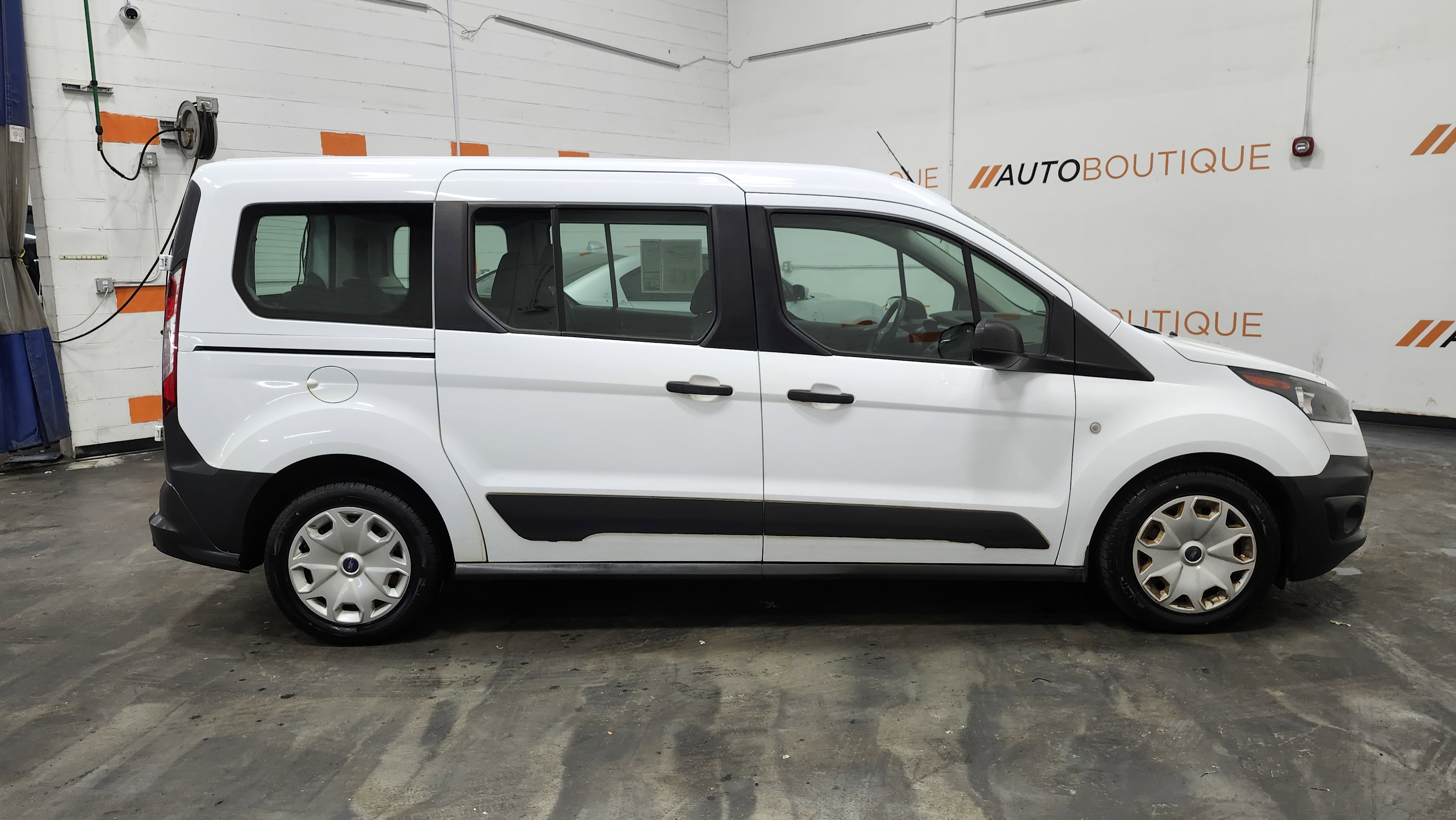 Used 2017 Ford Transit Connect XL image 15