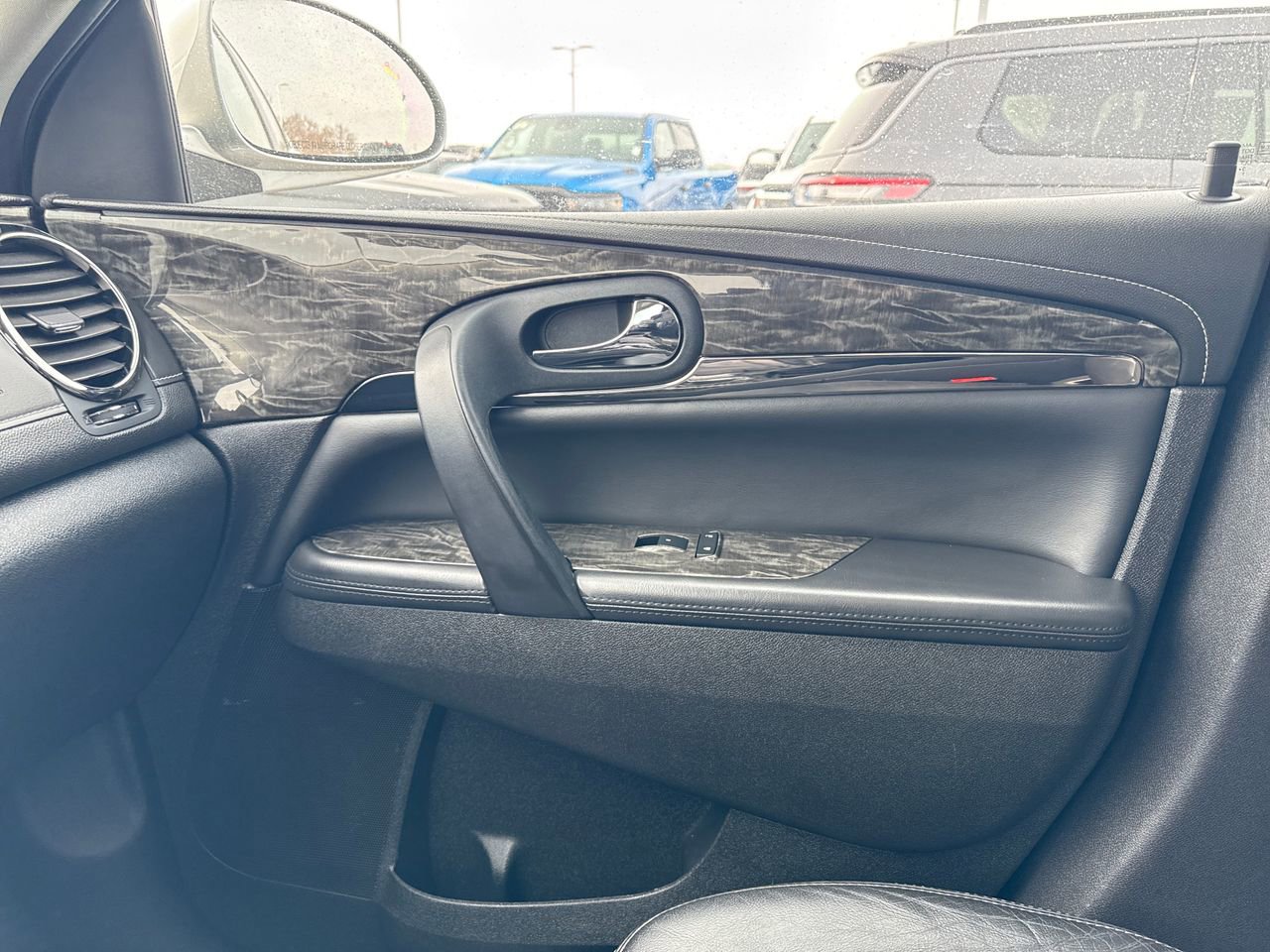 Used 2014 Buick Enclave Leather image 25