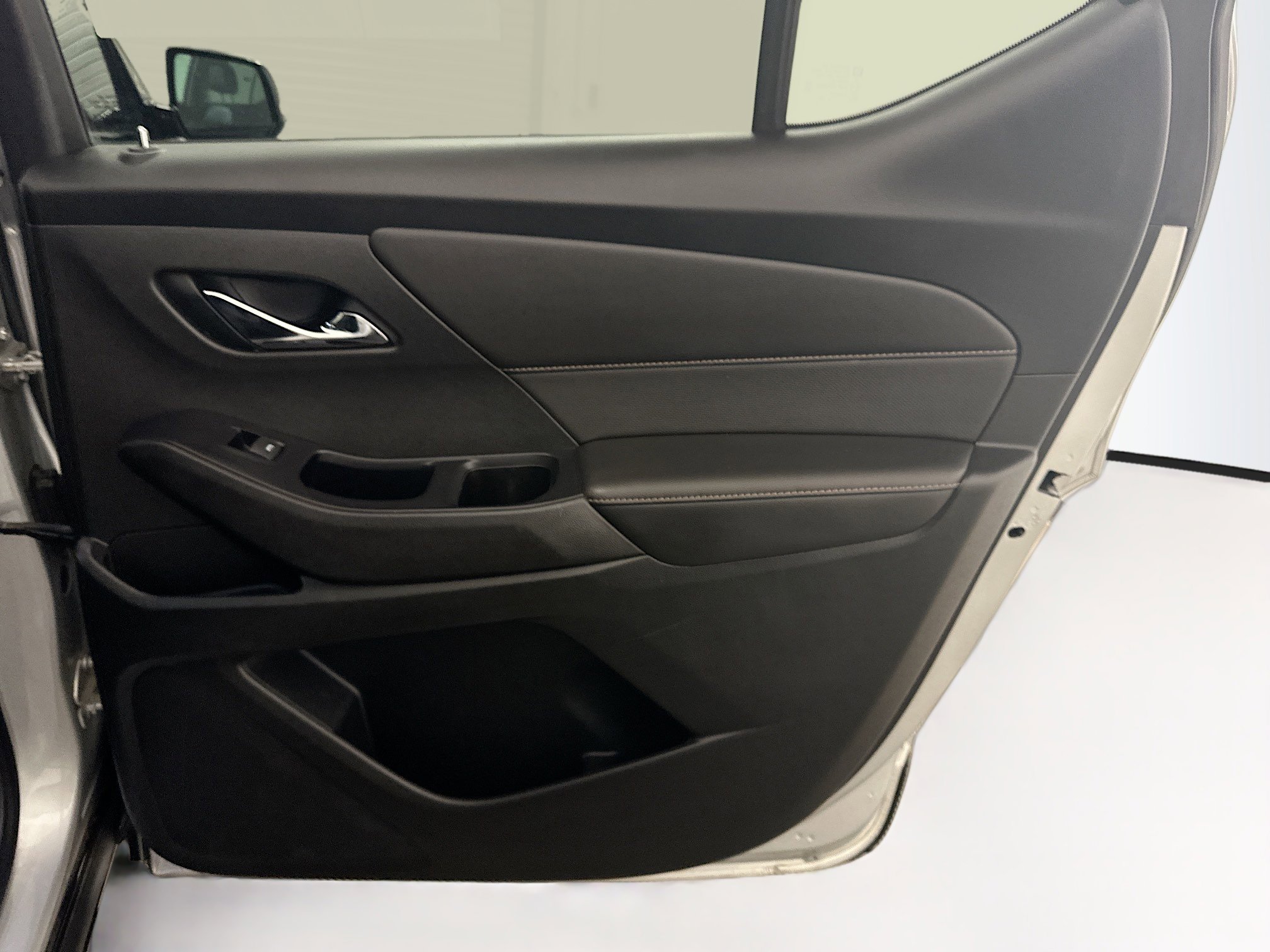 Used 2020 Chevrolet Traverse Premier w/ Redline Edition image 34