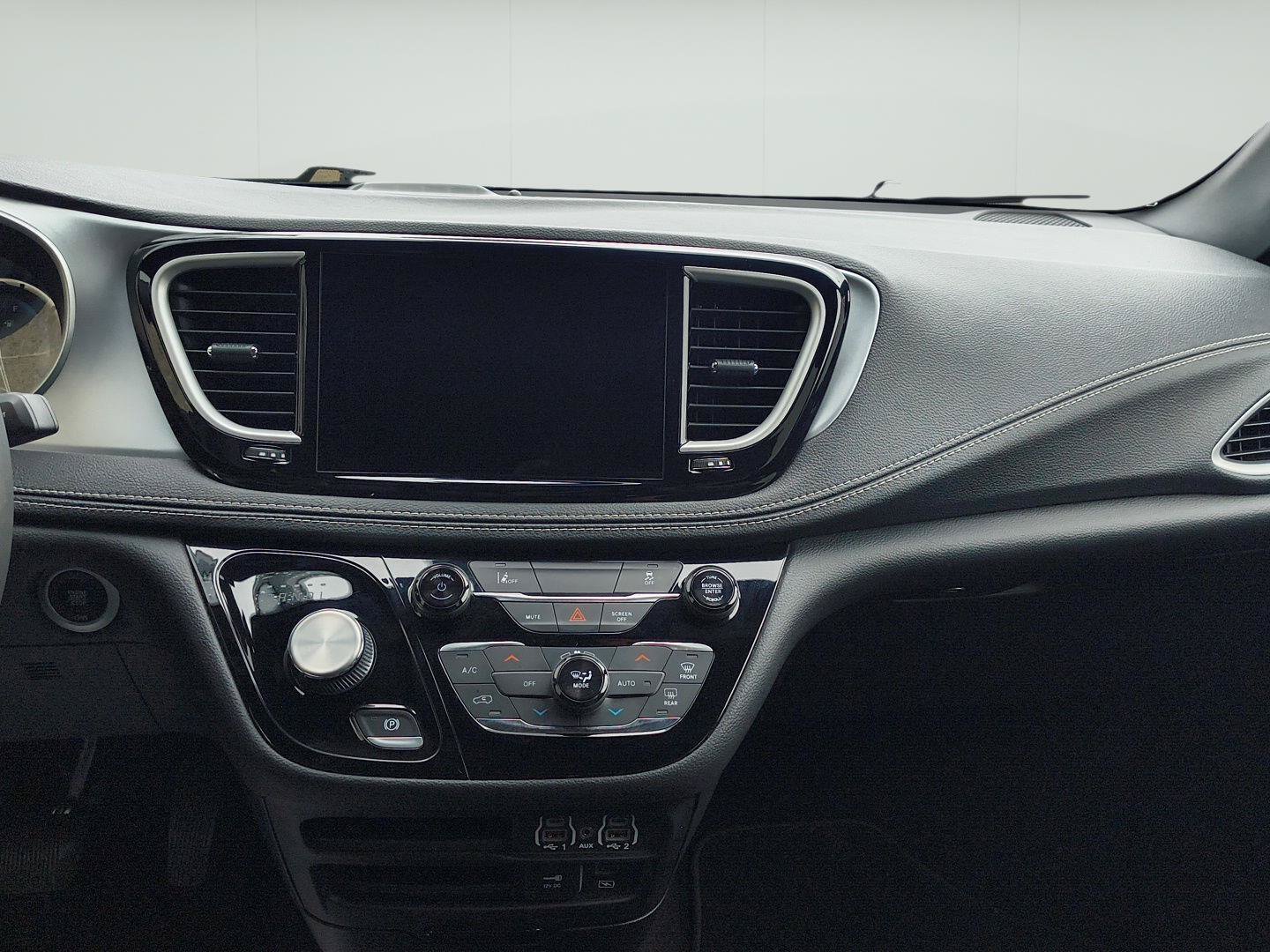 Used 2022 Chrysler Pacifica Touring-L w/ S Appearance Package FWD image 16